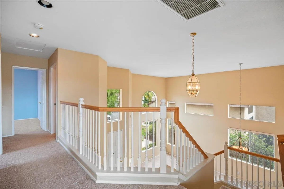 https://cdn.realtyfeed.com/cdn/127/260015421/624592c75878b79f80eb85ad74ae6ec1.webp