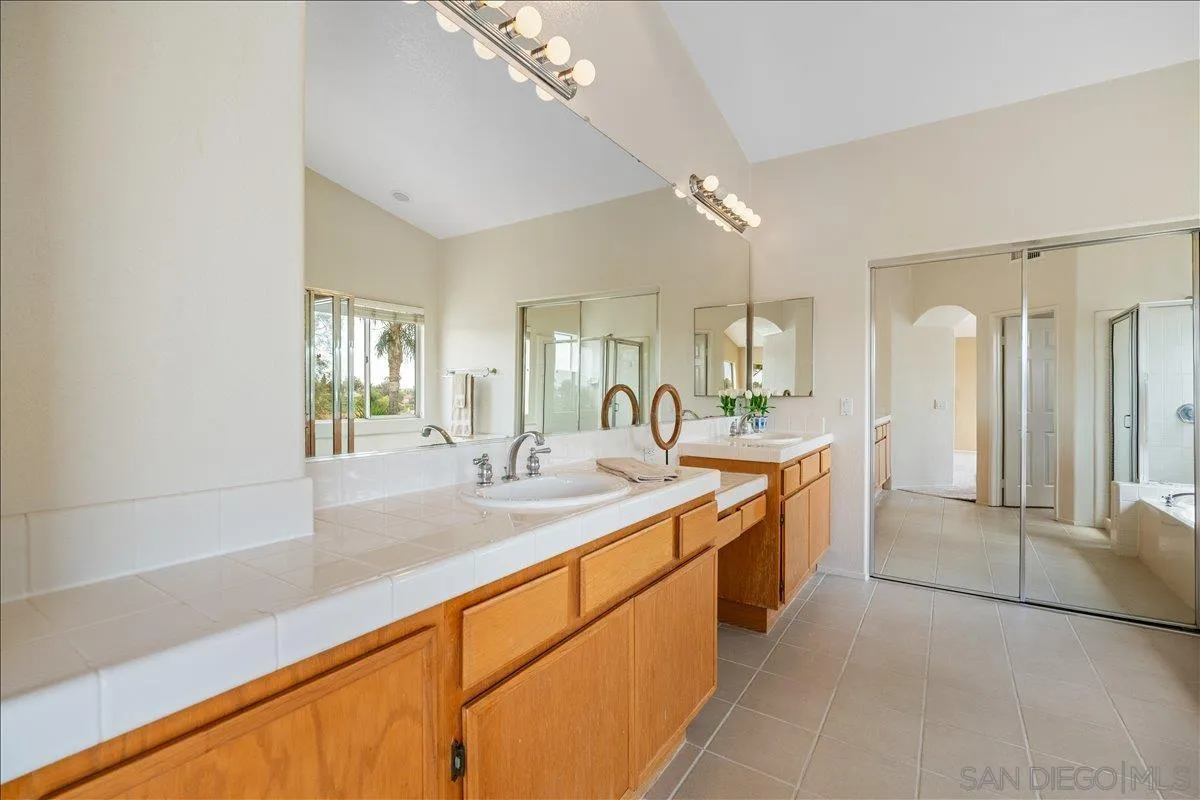 https://cdn.realtyfeed.com/cdn/127/260015421/678ed8a658c3771d882a79888b9c1a98.webp