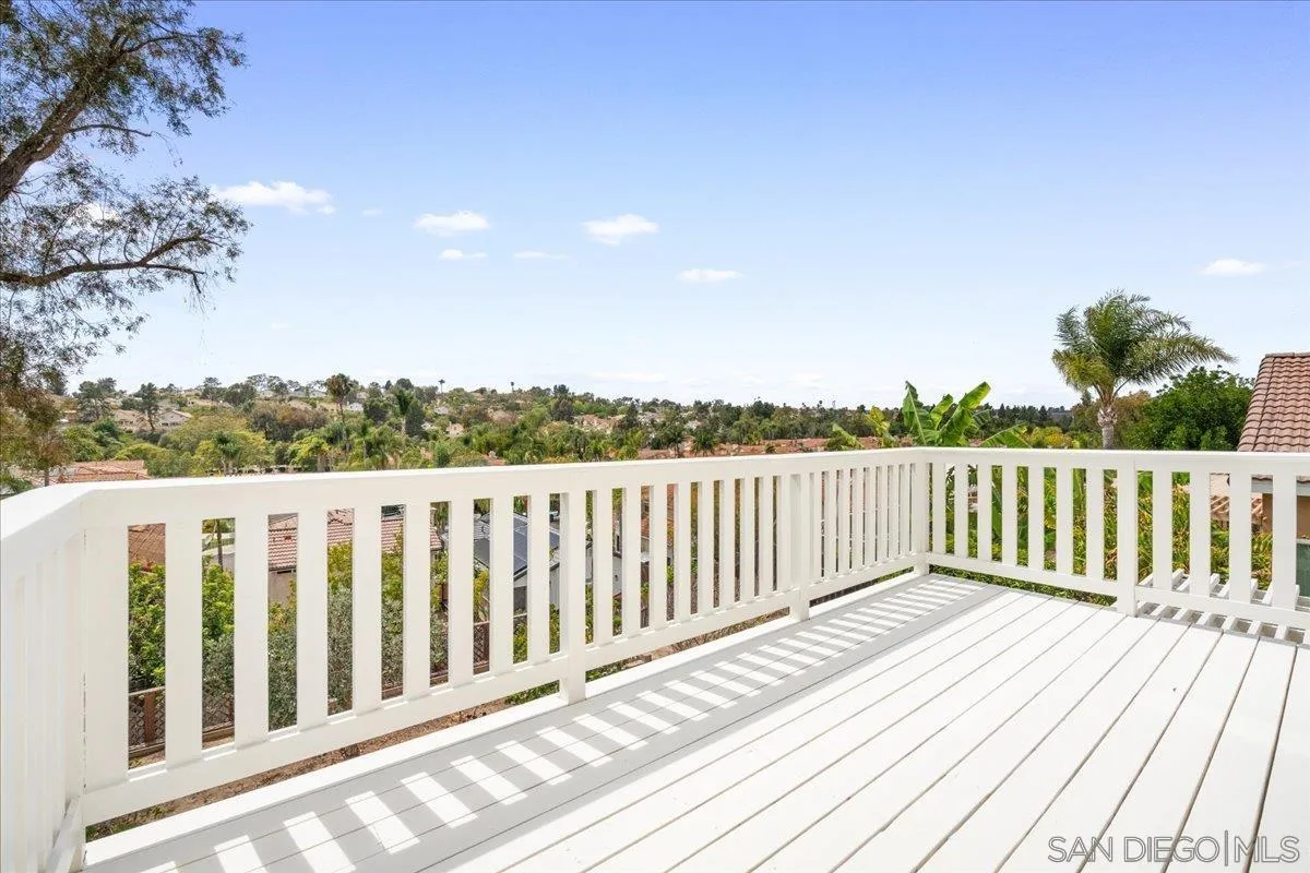 https://cdn.realtyfeed.com/cdn/127/260015421/803cef84df655c94cf6f3f8d5f11db40.webp