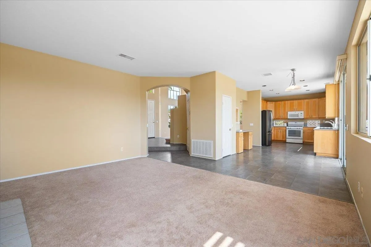 https://cdn.realtyfeed.com/cdn/127/260015421/8b4d882982ad49b1dad8b34711197ecb.webp