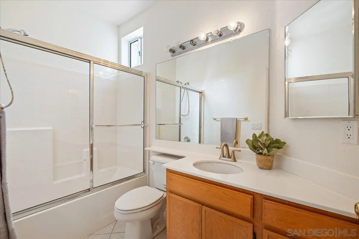 https://cdn.realtyfeed.com/cdn/127/260015421/d8bac1f7db3d416dc1060dc040151b75.webp