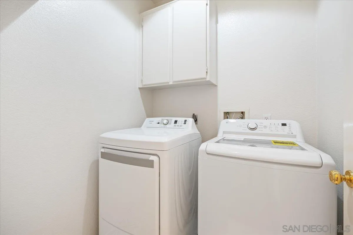 https://cdn.realtyfeed.com/cdn/127/260015421/dee277f7185b2e1ba51d45c646b75c9b.webp