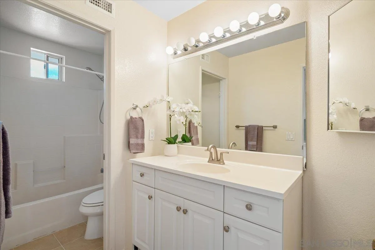 https://cdn.realtyfeed.com/cdn/127/260015421/f76d70fa60b2a6c424609254a5c39863.webp