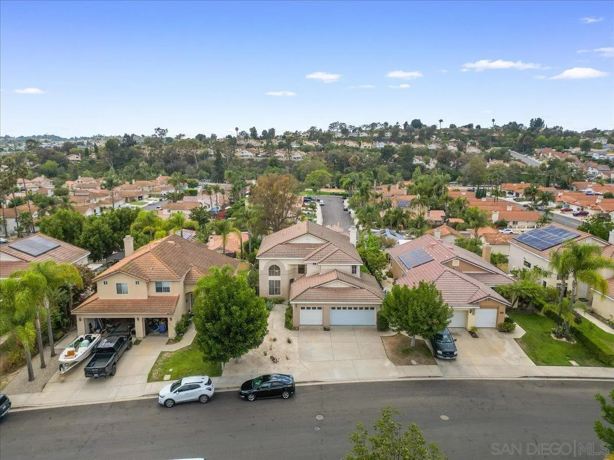 https://cdn.realtyfeed.com/cdn/127/260015421/fbc25d3efdfcf61e07e61be3d80e172e.webp