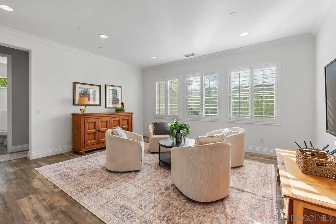 https://cdn.realtyfeed.com/cdn/127/260015422/0dc5e3df20122e4f4263274a5c5ecad3.webp