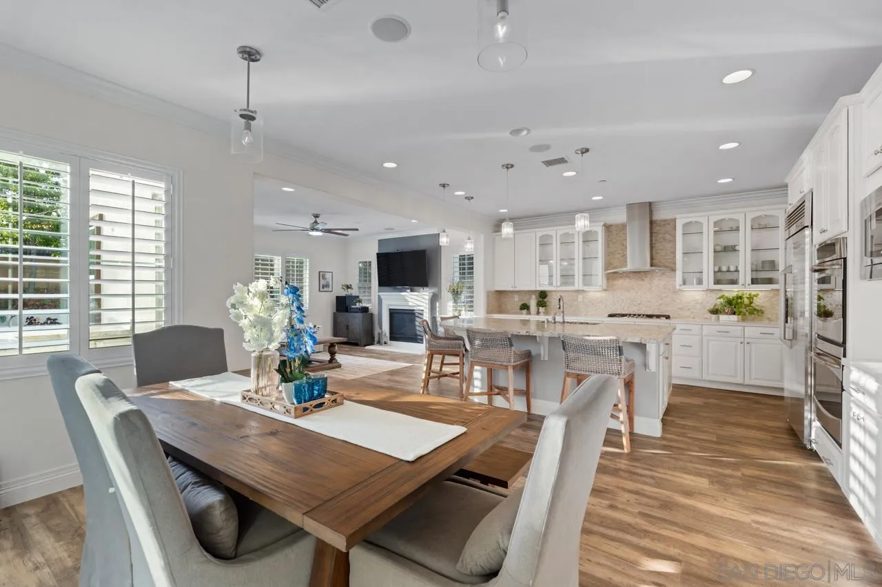 https://cdn.realtyfeed.com/cdn/127/260015422/240e17d44f1f281bdd4781d2ae145c96.webp