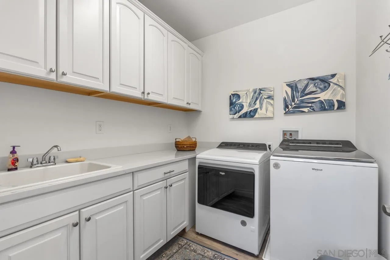 https://cdn.realtyfeed.com/cdn/127/260015422/3d55c4d54a4d524000658d293275662e.webp