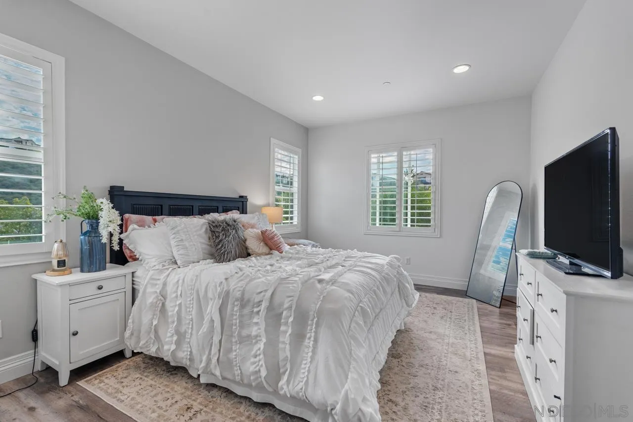 https://cdn.realtyfeed.com/cdn/127/260015422/4d635364a5d860ee2940e7c76b1e23c3.webp