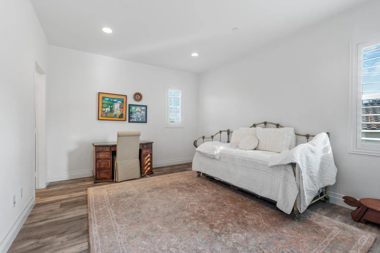 https://cdn.realtyfeed.com/cdn/127/260015422/73ca72089905520b8d18b0d7c213e05c.webp
