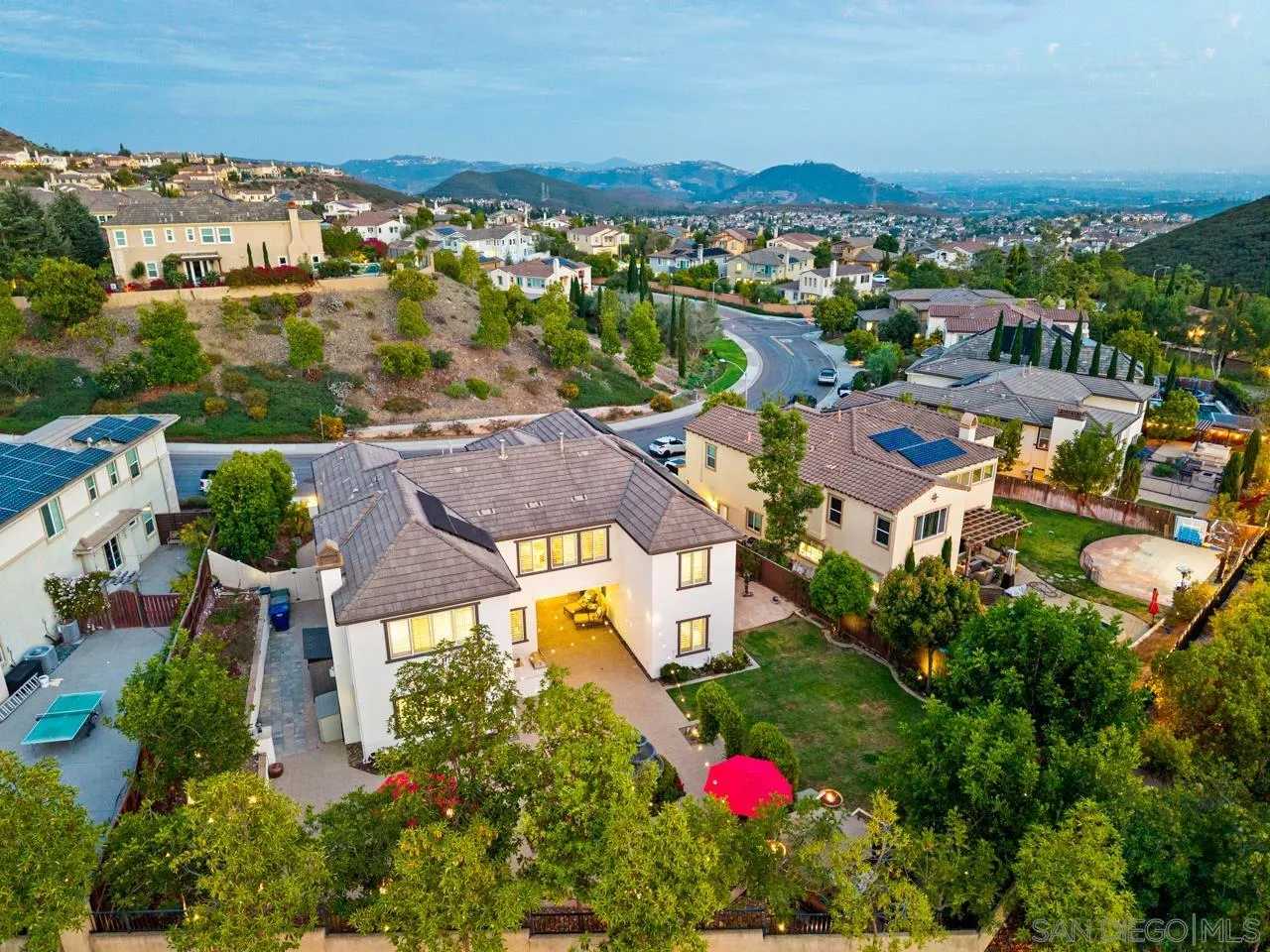 https://cdn.realtyfeed.com/cdn/127/260015422/84201937620a86a5fb6f6c9433954f32.webp