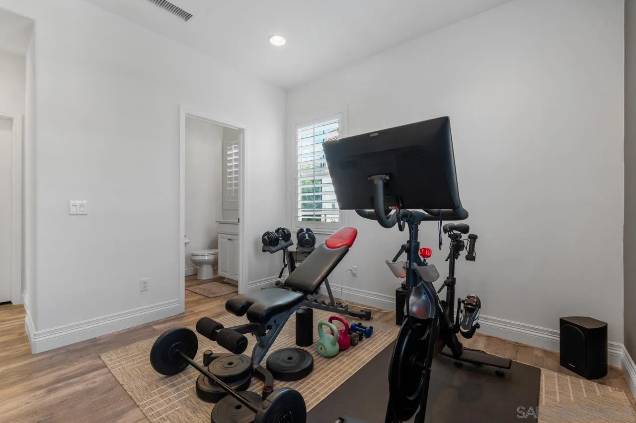 https://cdn.realtyfeed.com/cdn/127/260015422/e5dcbb13da8253dba389ac26bf0983f3.webp
