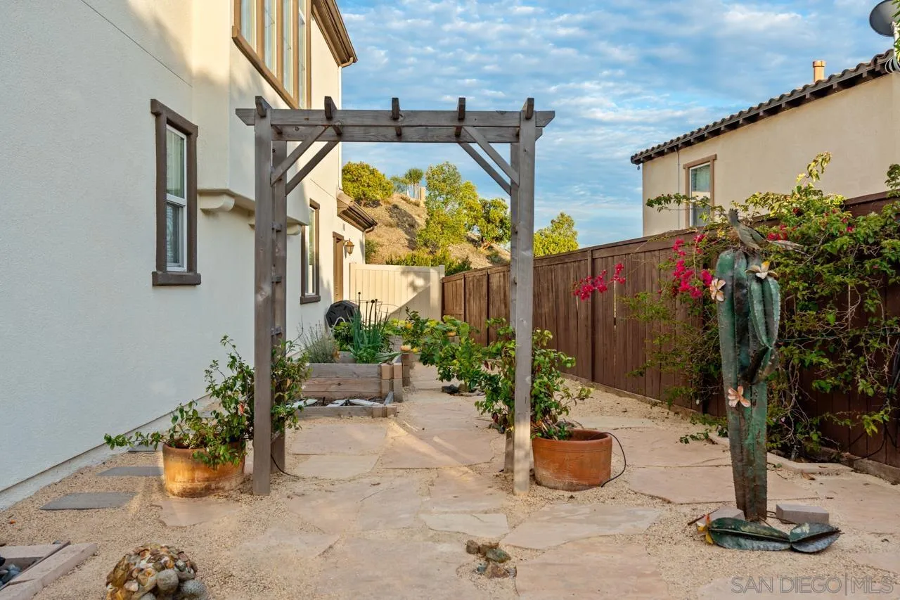 https://cdn.realtyfeed.com/cdn/127/260015422/e6ff3ecae579bc046a6d479c7aba6e07.webp