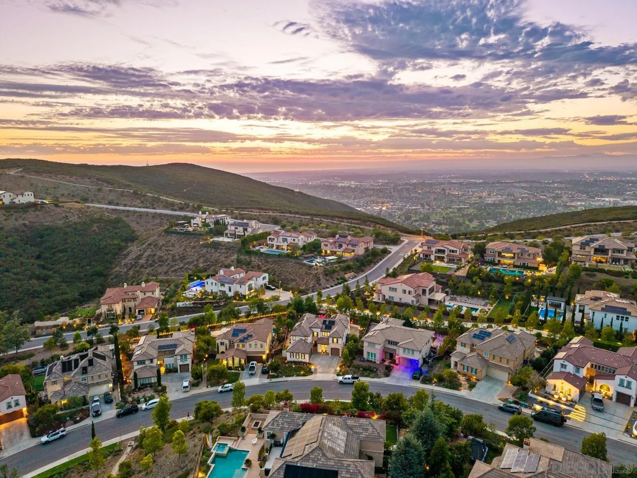 https://cdn.realtyfeed.com/cdn/127/260015422/e9be851a8089df92abd47e718cfc666b.webp