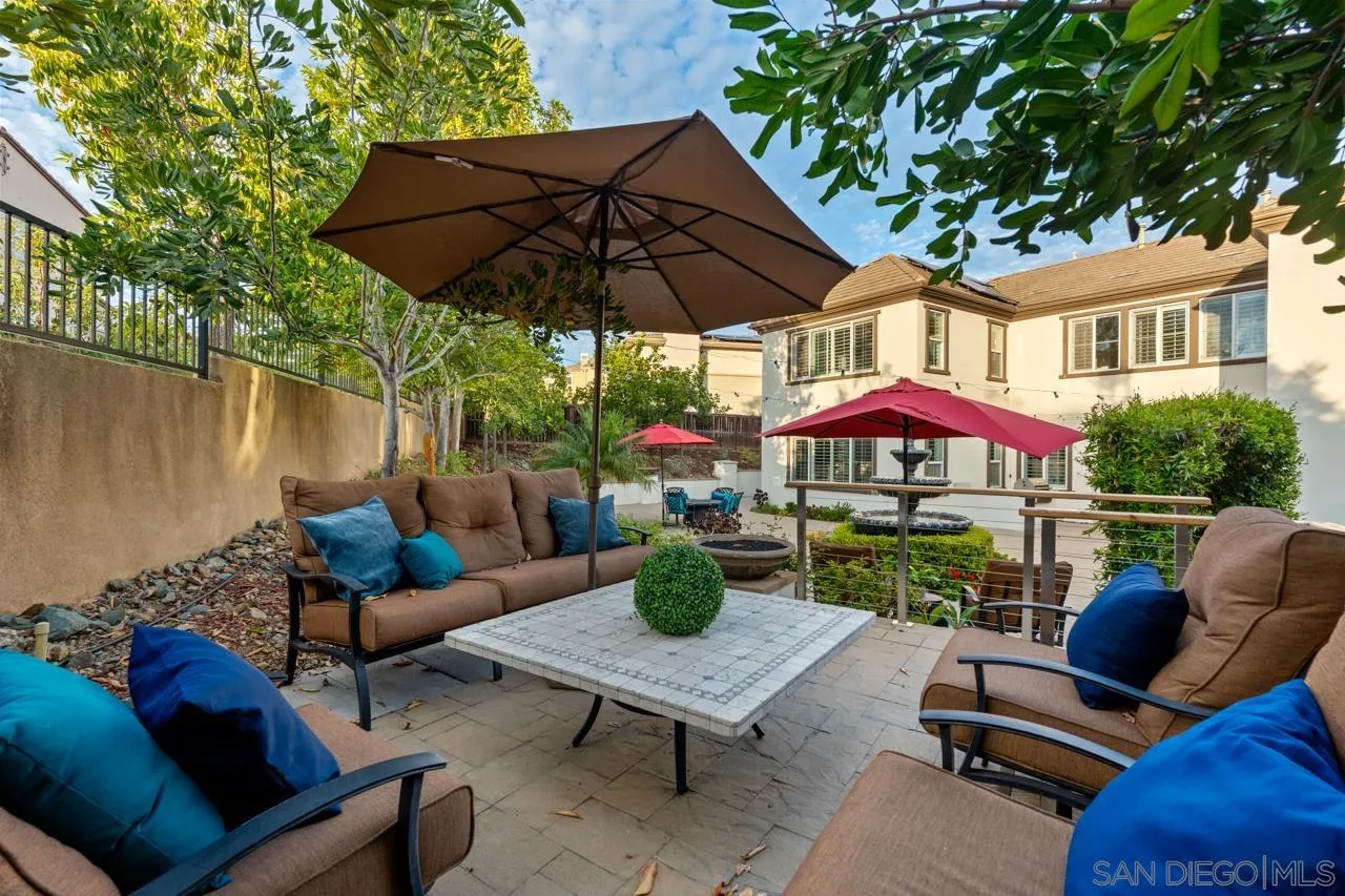 https://cdn.realtyfeed.com/cdn/127/260015422/fca5eb2c60d3c4295c3b4961446e5e0e.webp