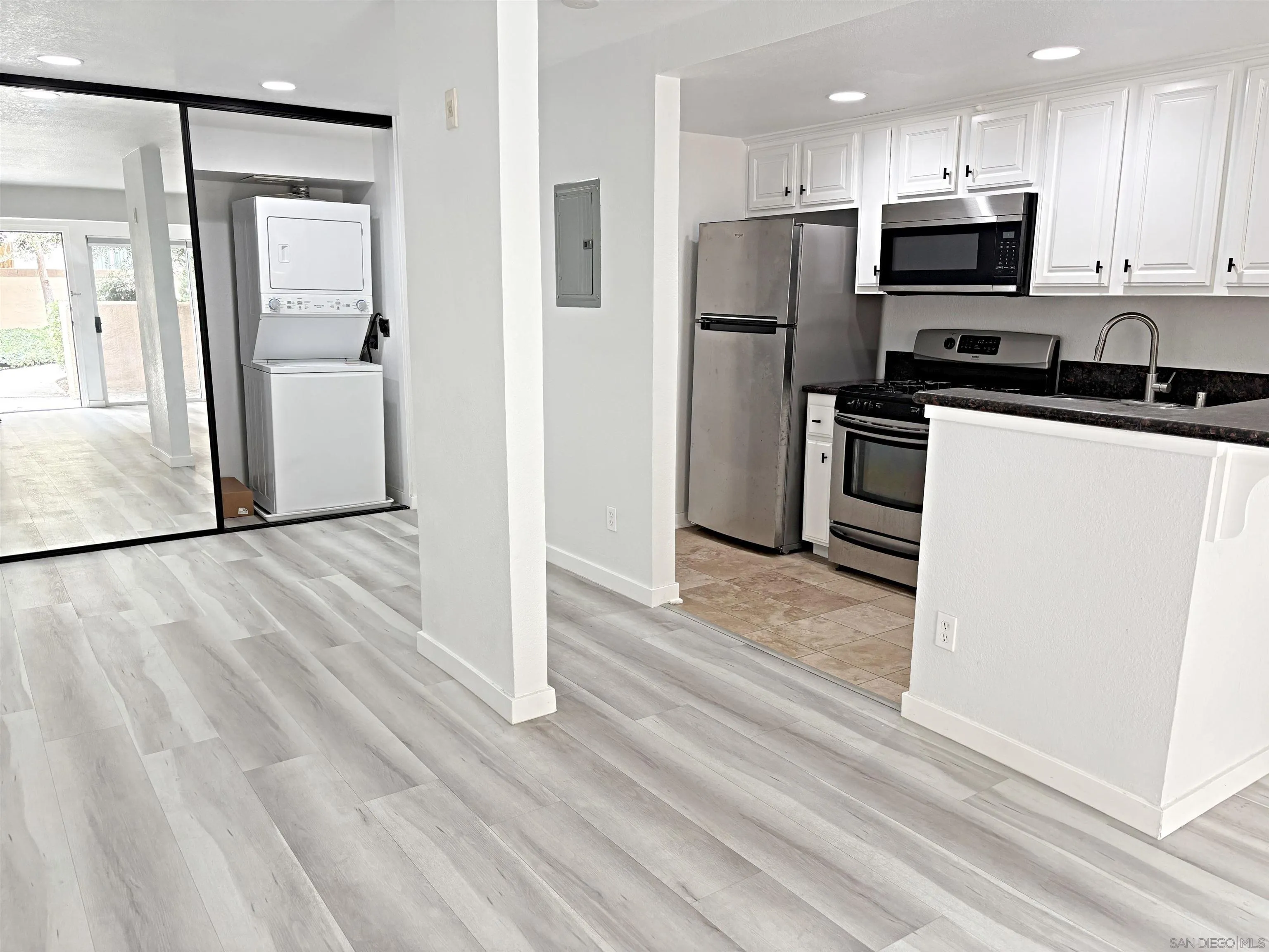 Photo #2: 260015425 Listing: Photo #2