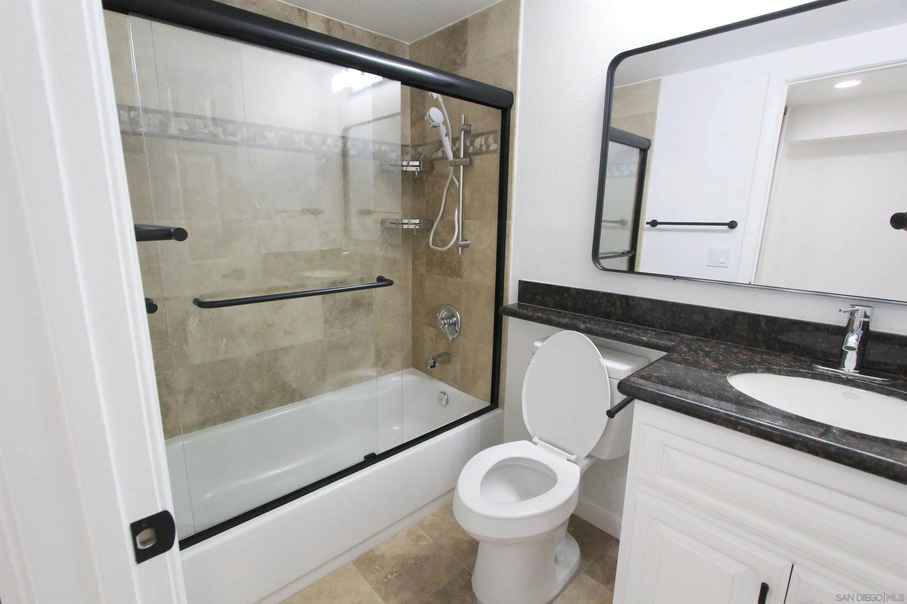 Photo #5: 260015425 Listing: Photo #5