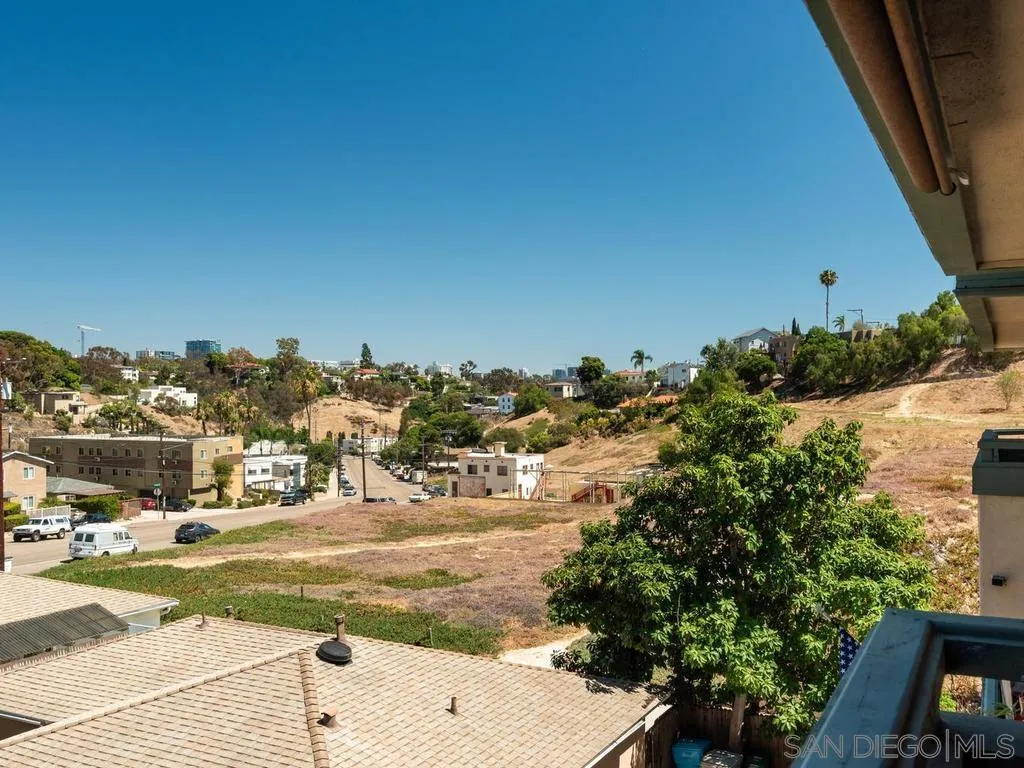 https://cdn.realtyfeed.com/cdn/127/260015426/23c463eaeaf865177941f477e14b57dd.webp