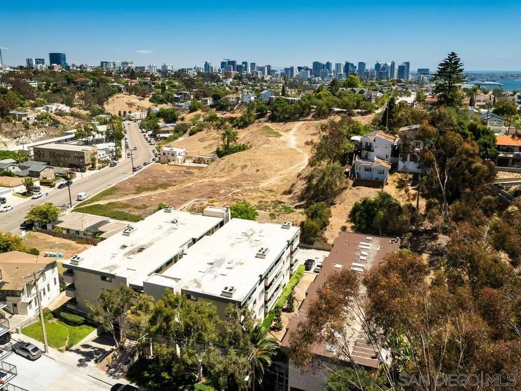 https://cdn.realtyfeed.com/cdn/127/260015426/5ddc147e0f28ddc9959da55b897dc84e.webp