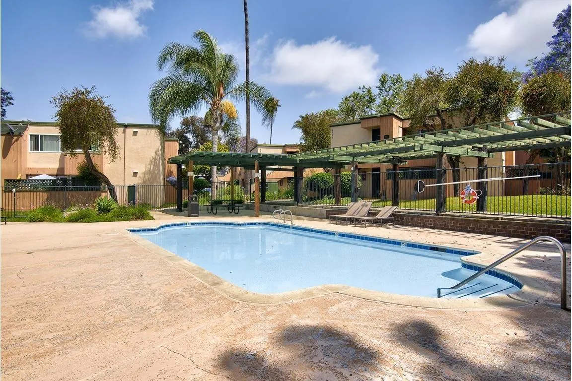 Photo #27: 260015428 Listing: Photo #27