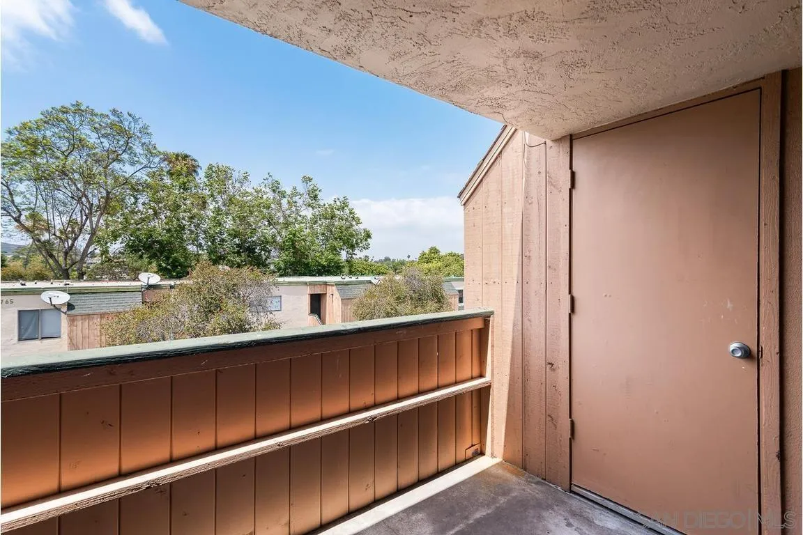 https://cdn.realtyfeed.com/cdn/127/260015428/6e5d9d1ea2401b368ef6e48c331d2fb4.webp
