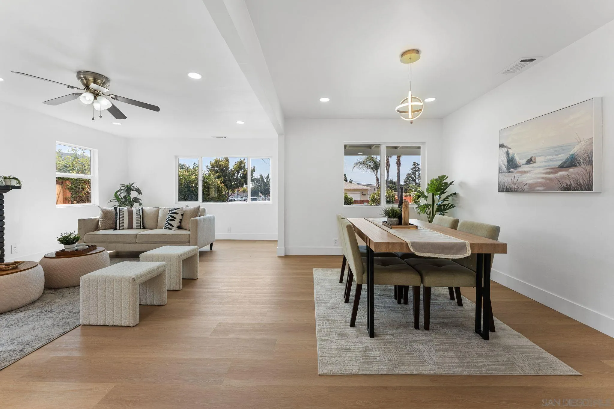 https://cdn.realtyfeed.com/cdn/127/260015429/630ee278ff81d1a8ae7efbfc0eaca503.webp