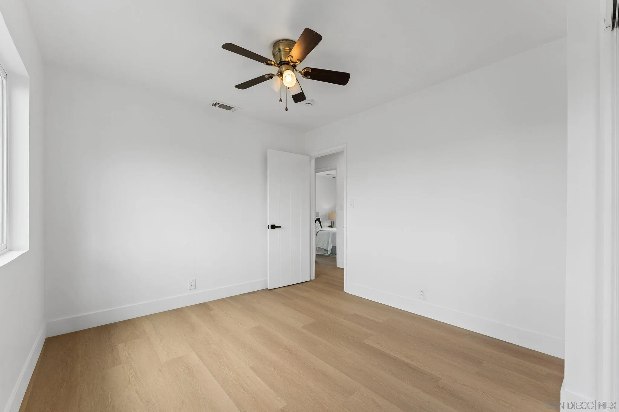 https://cdn.realtyfeed.com/cdn/127/260015429/a743436ef6c241c81984d75728ef9948.webp