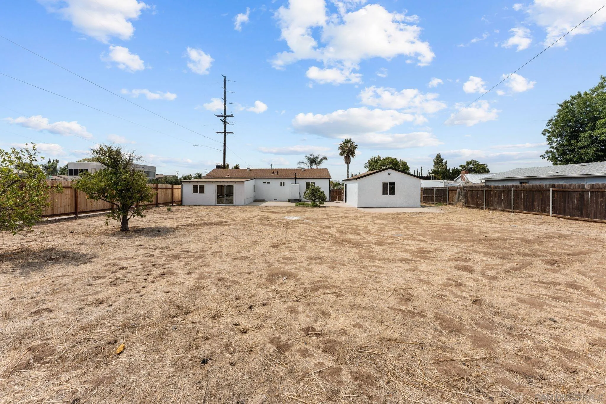 https://cdn.realtyfeed.com/cdn/127/260015429/e9467dbafed3ef78ebca5210ab7b650e.webp