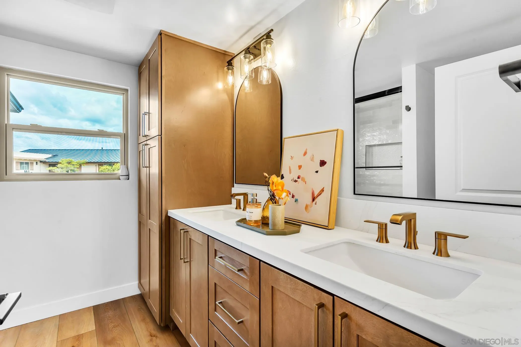 https://cdn.realtyfeed.com/cdn/127/260015430/1c1bfc0766818be95427284daebbb89e.webp
