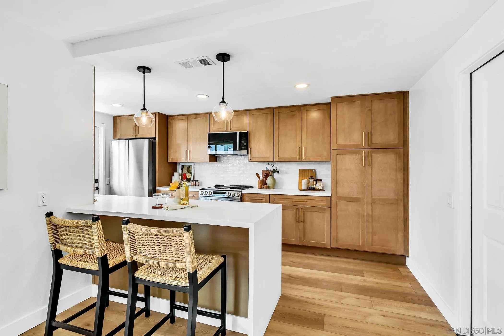 https://cdn.realtyfeed.com/cdn/127/260015430/3dcc48b3babe03a3d9d2c4bbd2ec6531.webp
