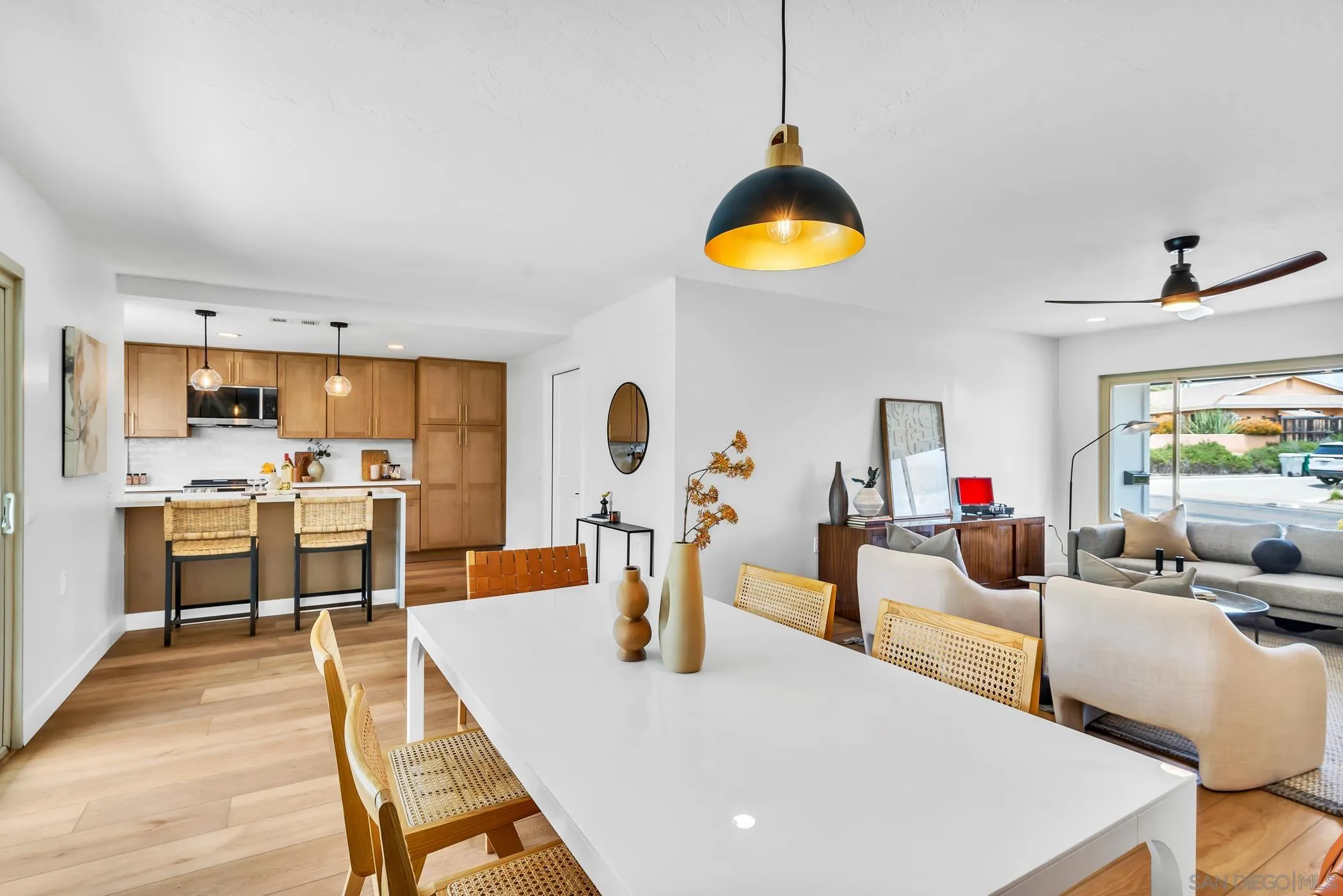 https://cdn.realtyfeed.com/cdn/127/260015430/f18e4257bc74c60d046cd8295d3b446f.webp