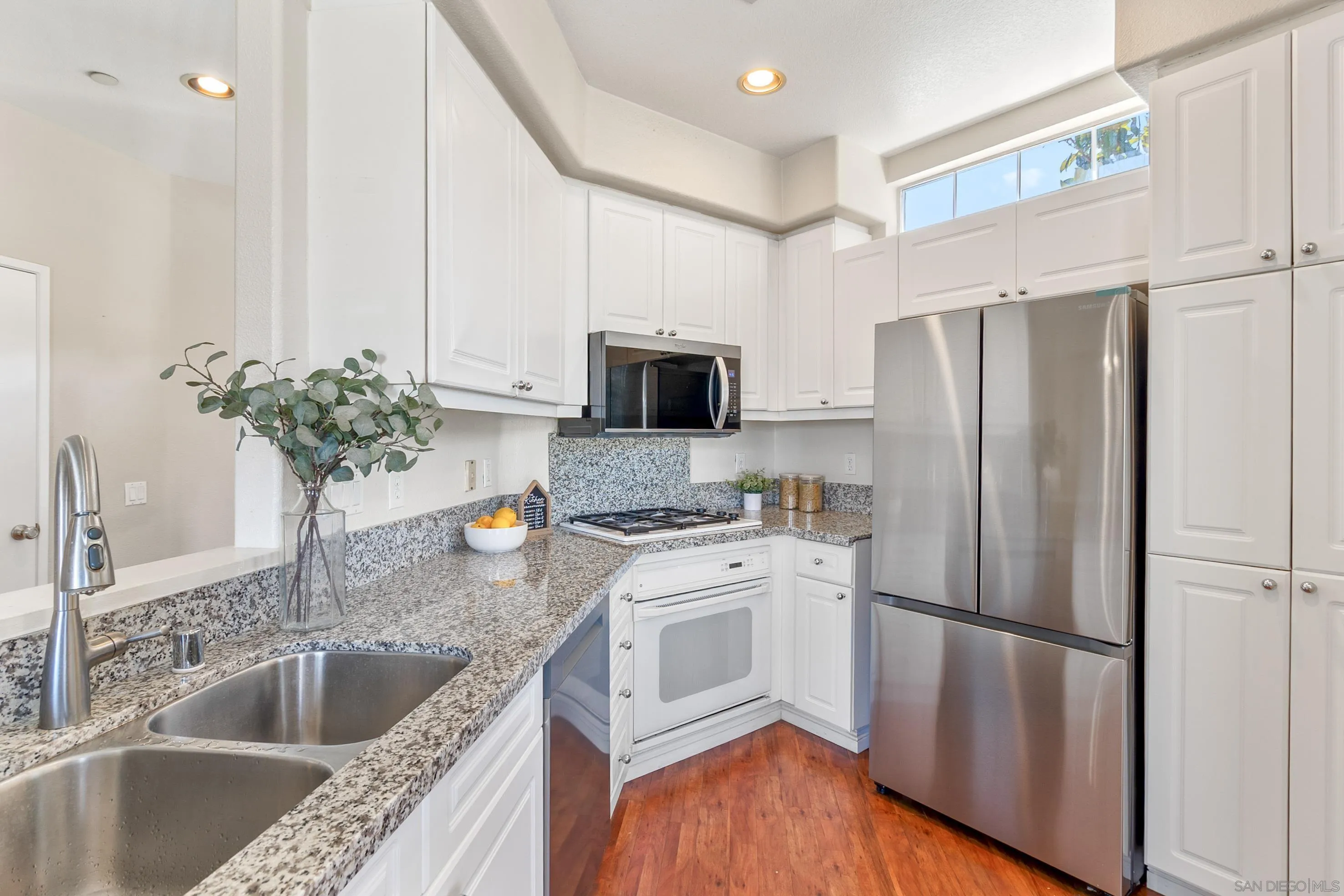 Photo #6: 260015431 Listing: Photo #6
