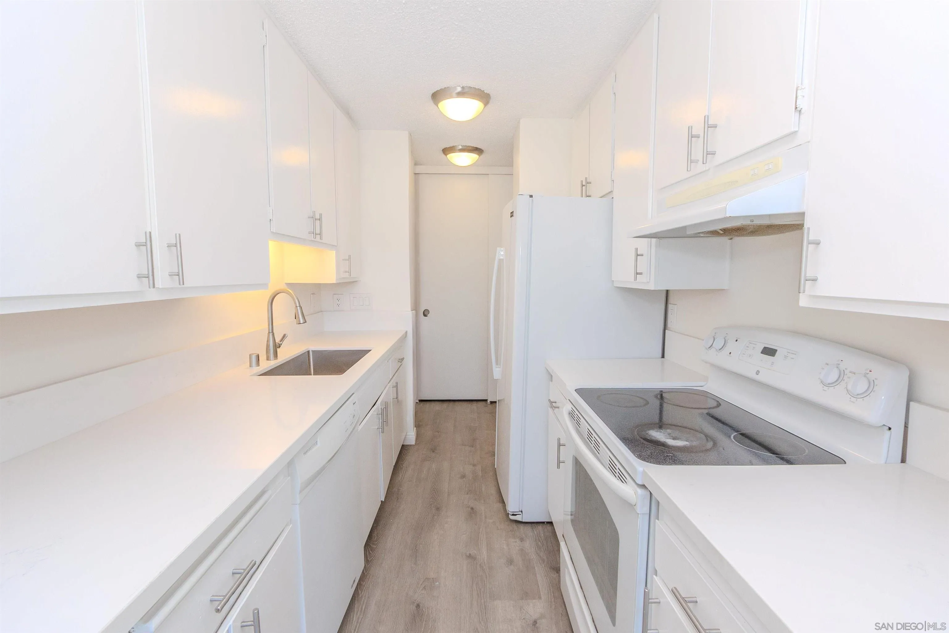 Photo #6: 260015436 Listing: Photo #6