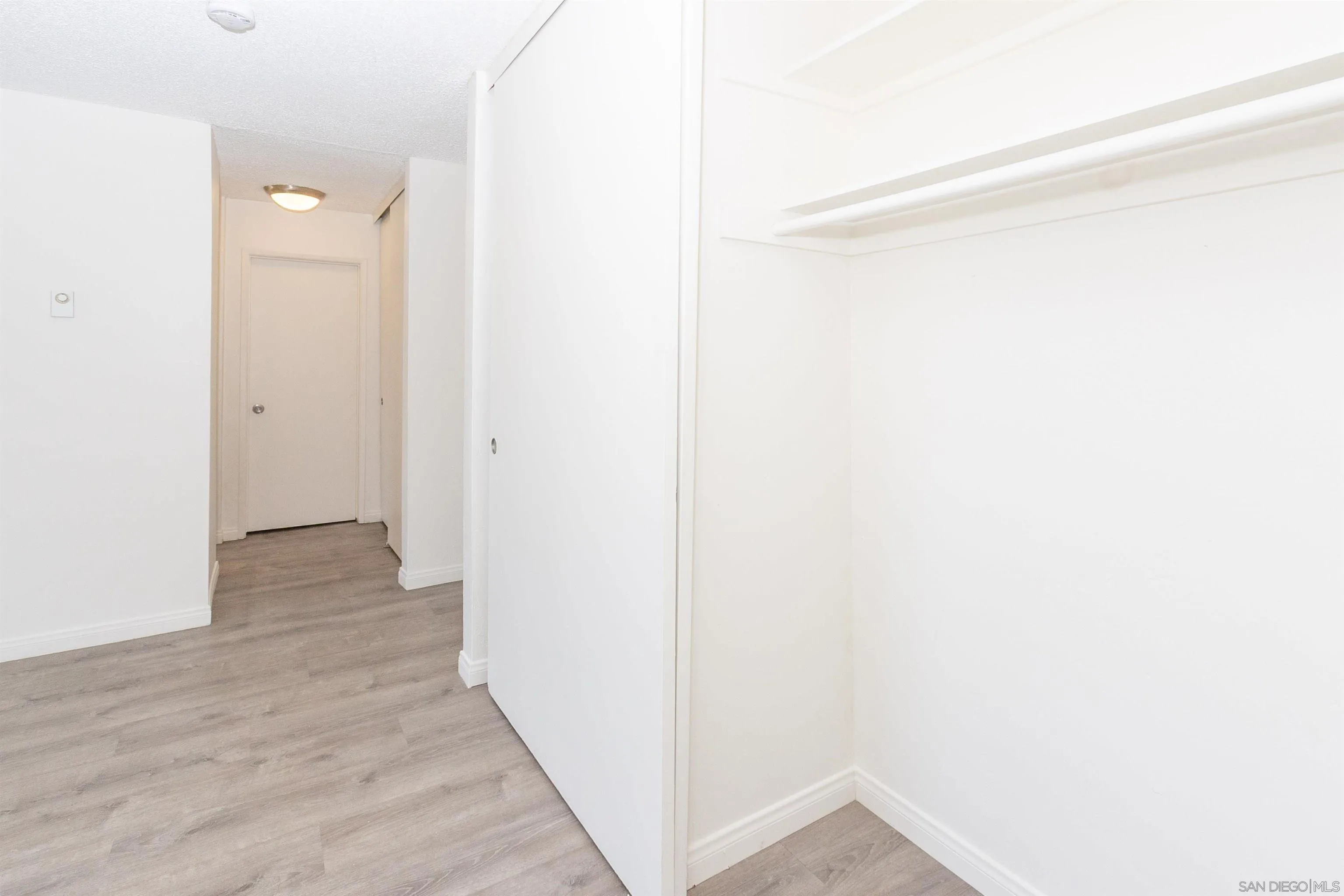 Photo #13: 260015436 Listing: Photo #13