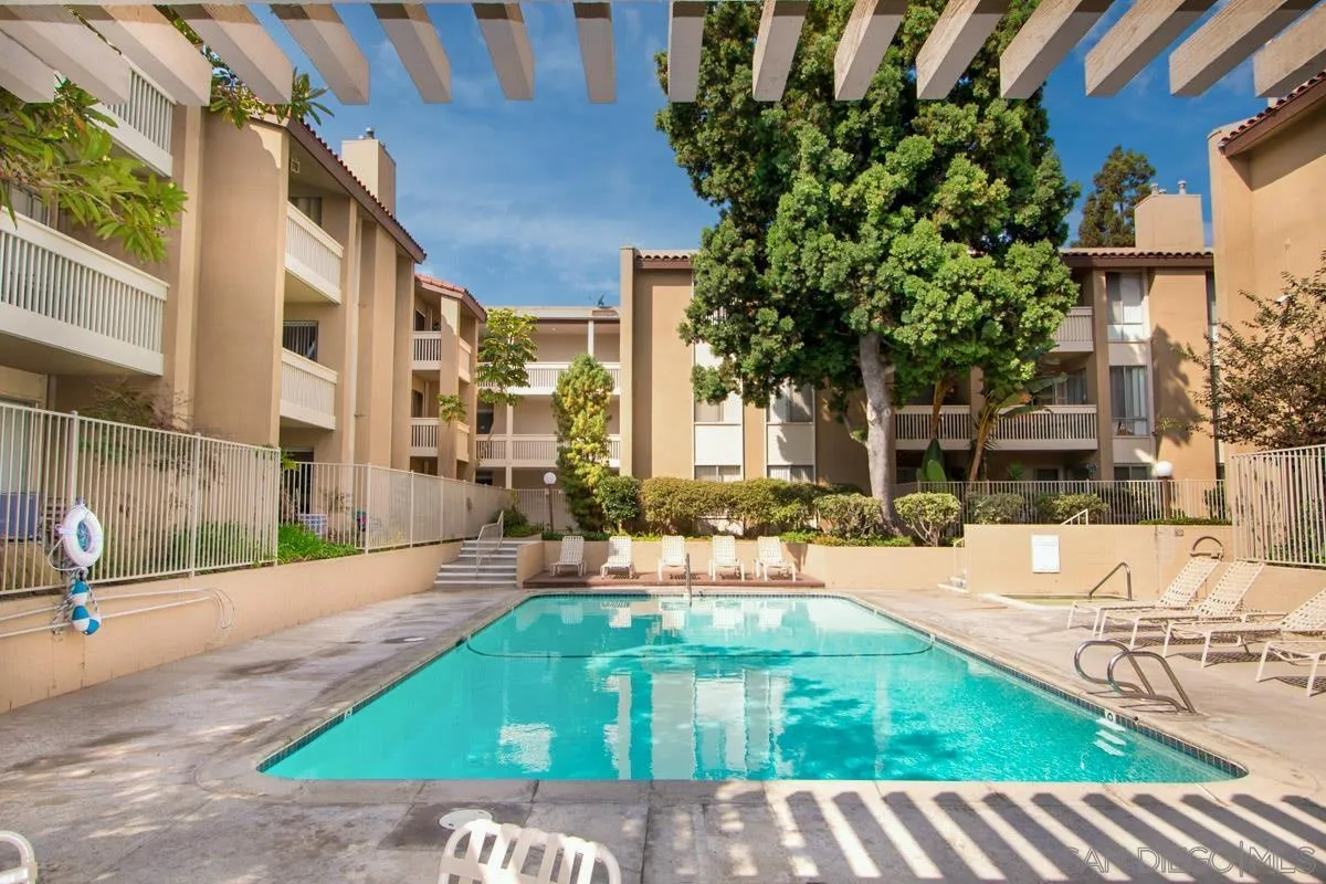 Photo #32: 260015436 Listing: Photo #32