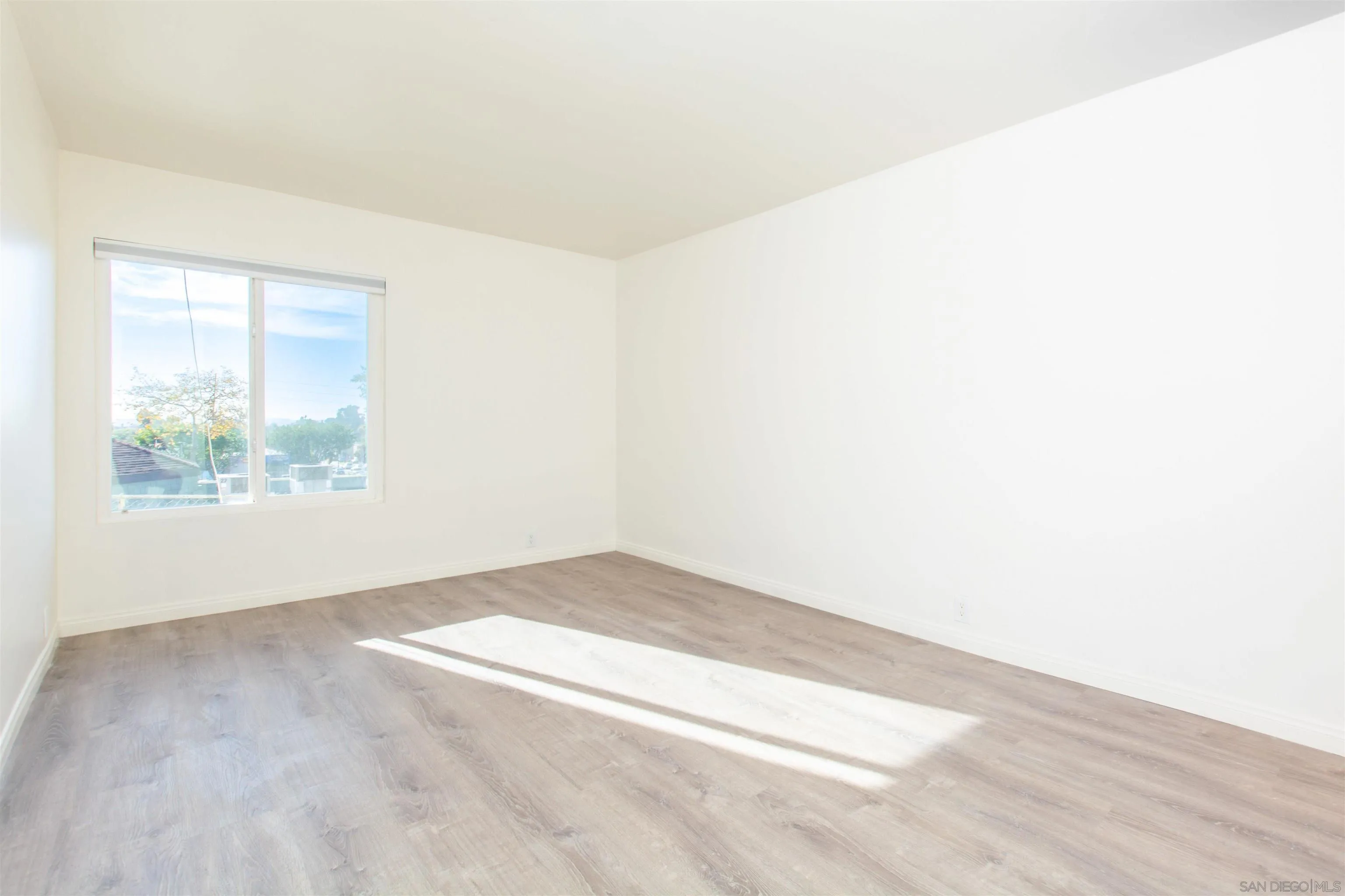 Photo #15: 260015436 Listing: Photo #15