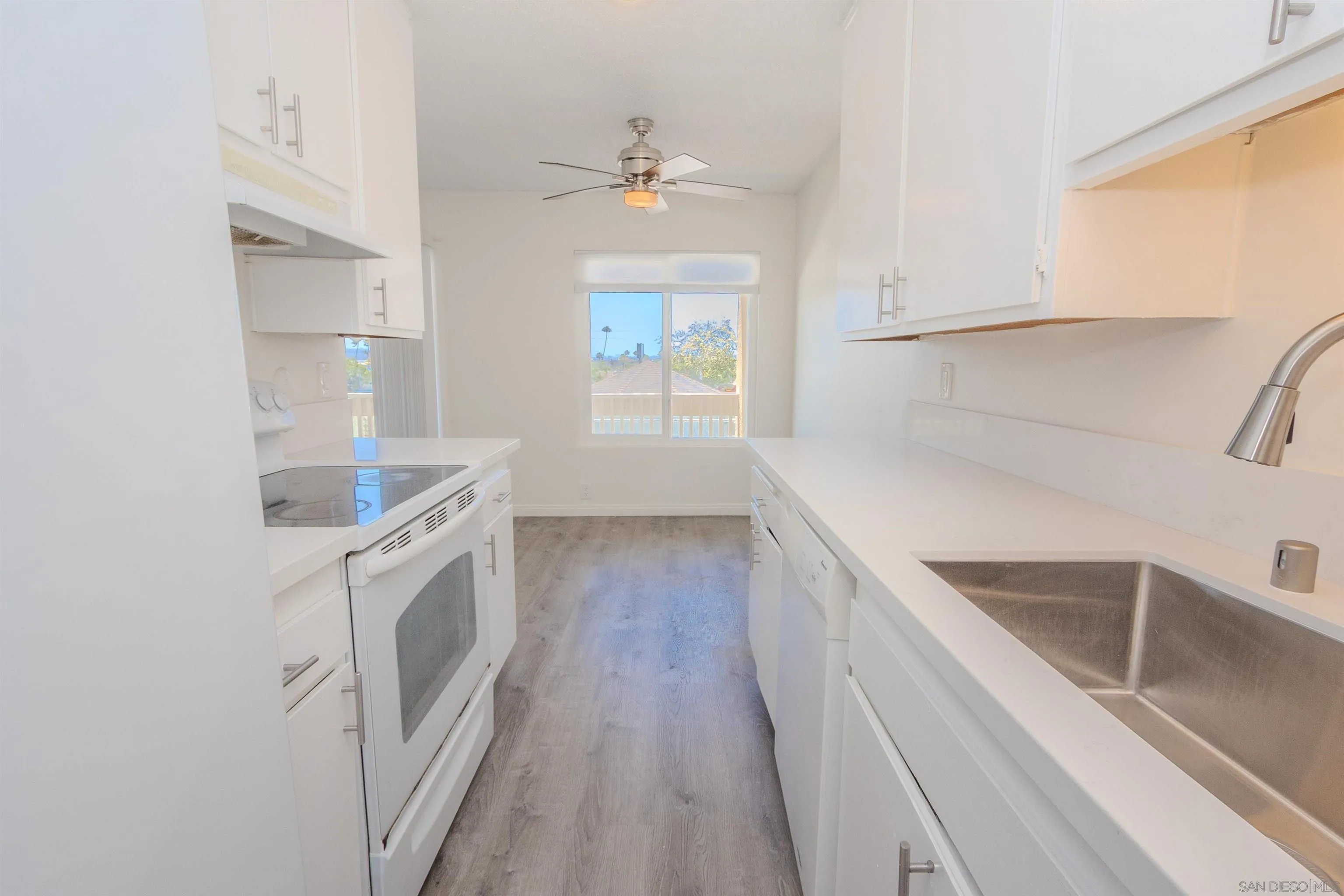 Photo #8: 260015436 Listing: Photo #8