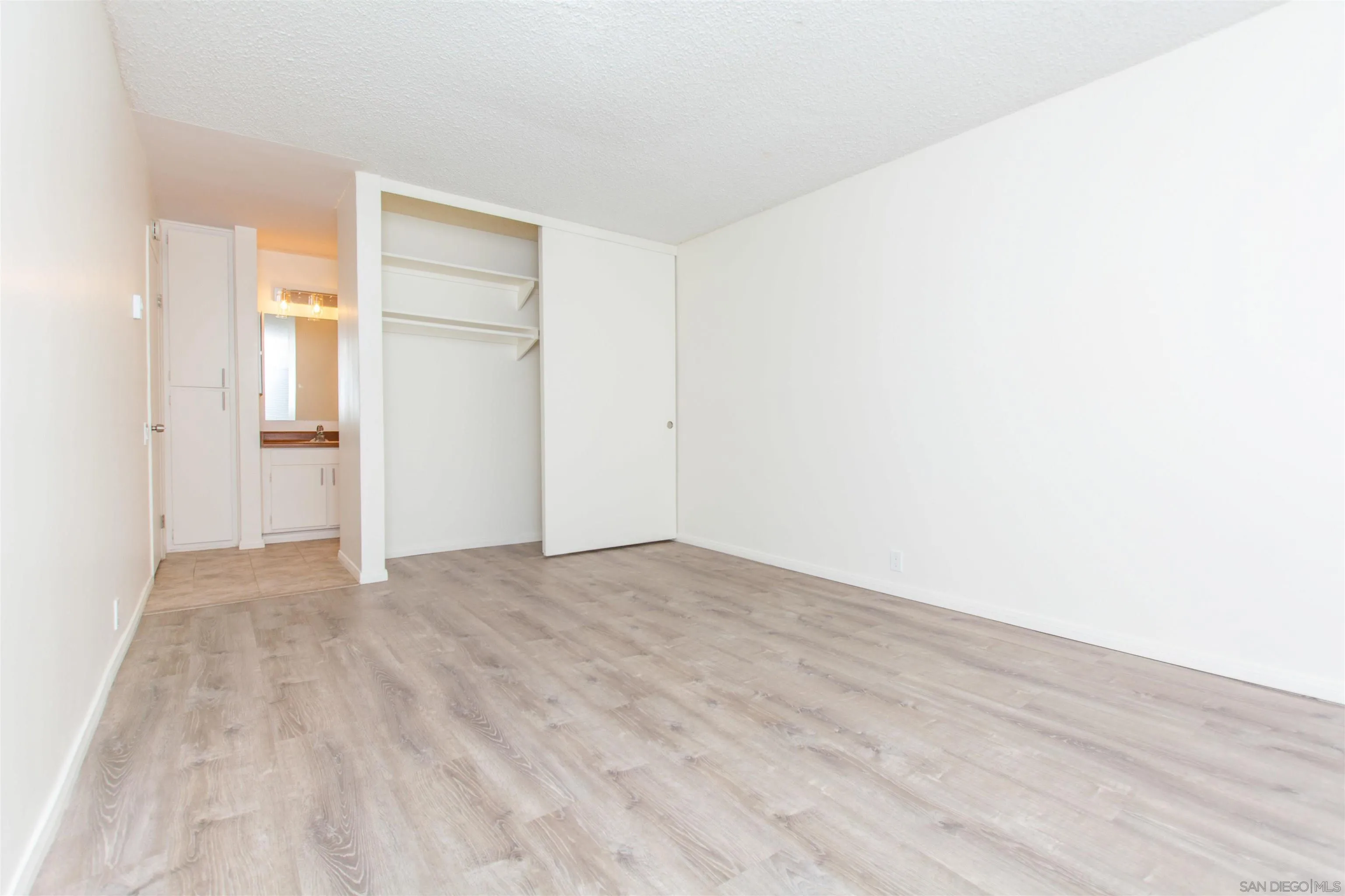 Photo #21: 260015436 Listing: Photo #21