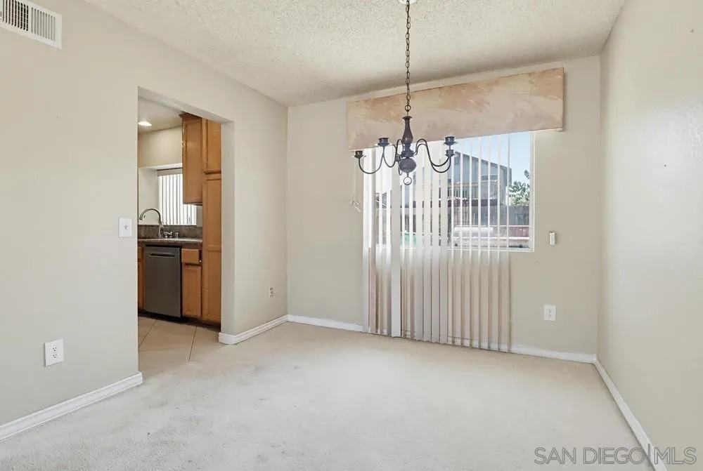 https://cdn.realtyfeed.com/cdn/127/260015439/85300b2e5d6e883bc2a75fab539c53f4.webp