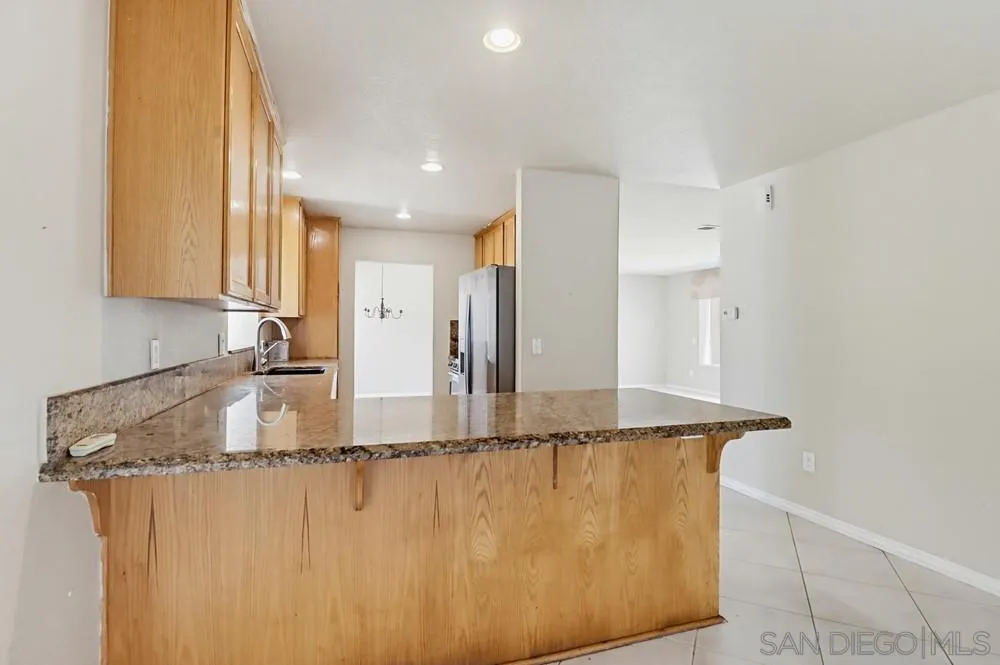 https://cdn.realtyfeed.com/cdn/127/260015439/a34272c352e3a73076e15eb9b79ee47e.webp
