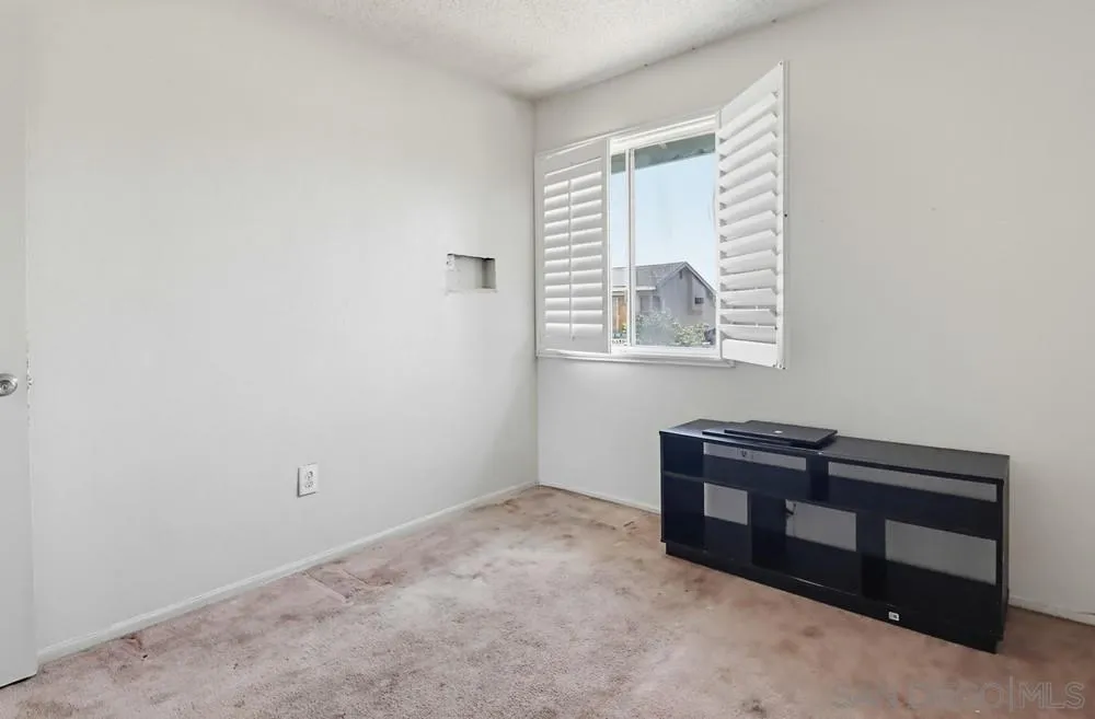 https://cdn.realtyfeed.com/cdn/127/260015439/c3d2fd0426b8593ef4d63b01d48254b2.webp