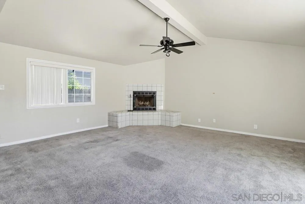 https://cdn.realtyfeed.com/cdn/127/260015439/f16274603bb4668af97175c77821d760.webp