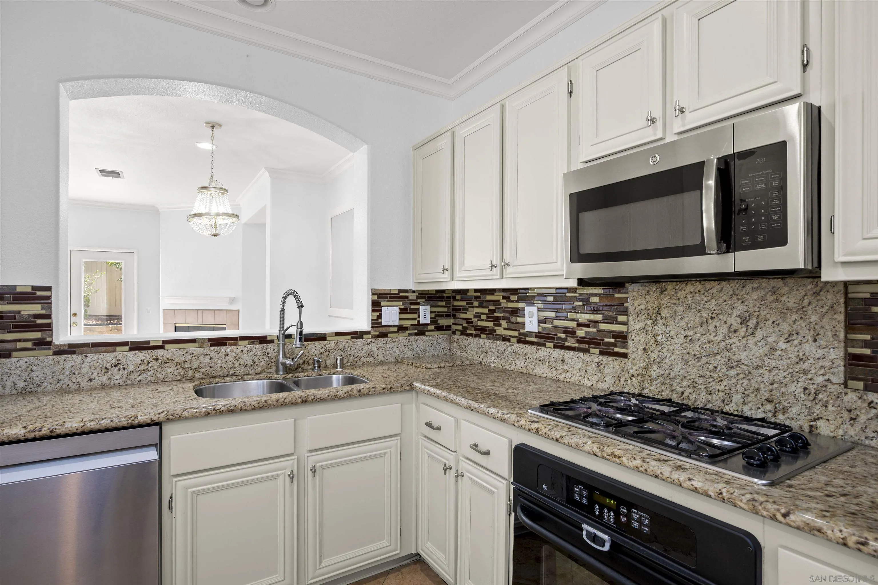 Photo #11: 260015442 Listing: Photo #11
