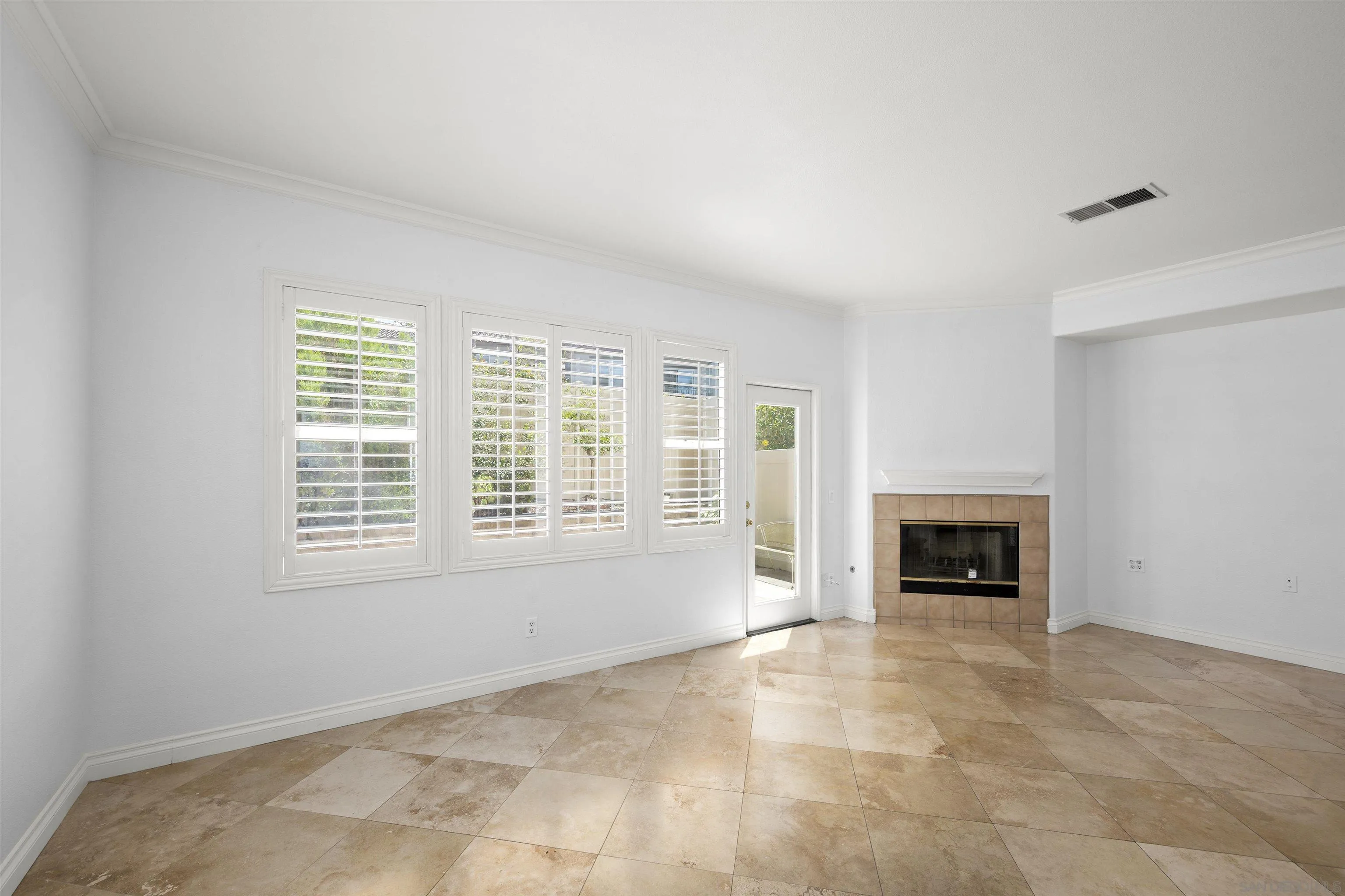 Photo #6: 260015442 Listing: Photo #6