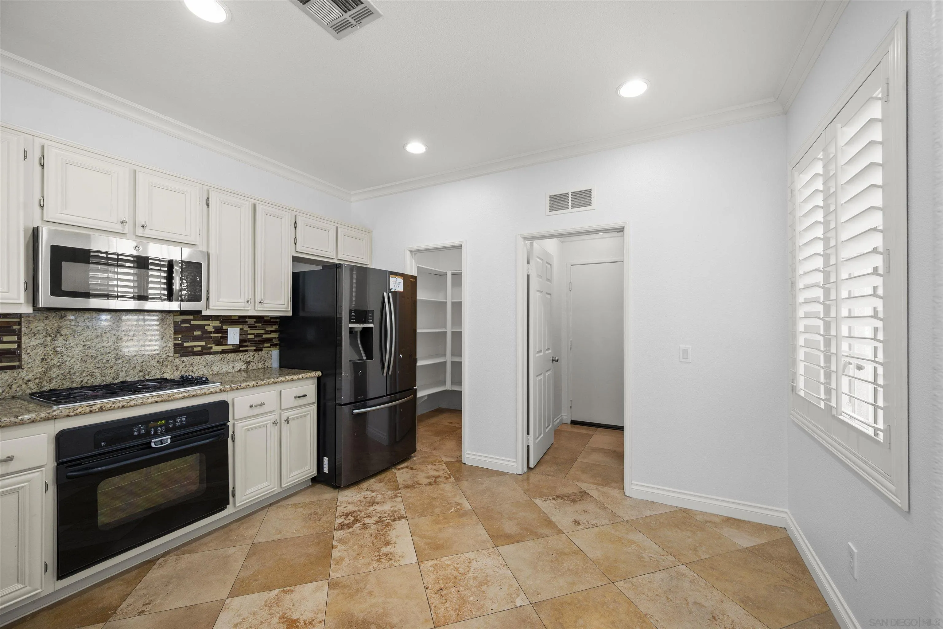 Photo #12: 260015442 Listing: Photo #12