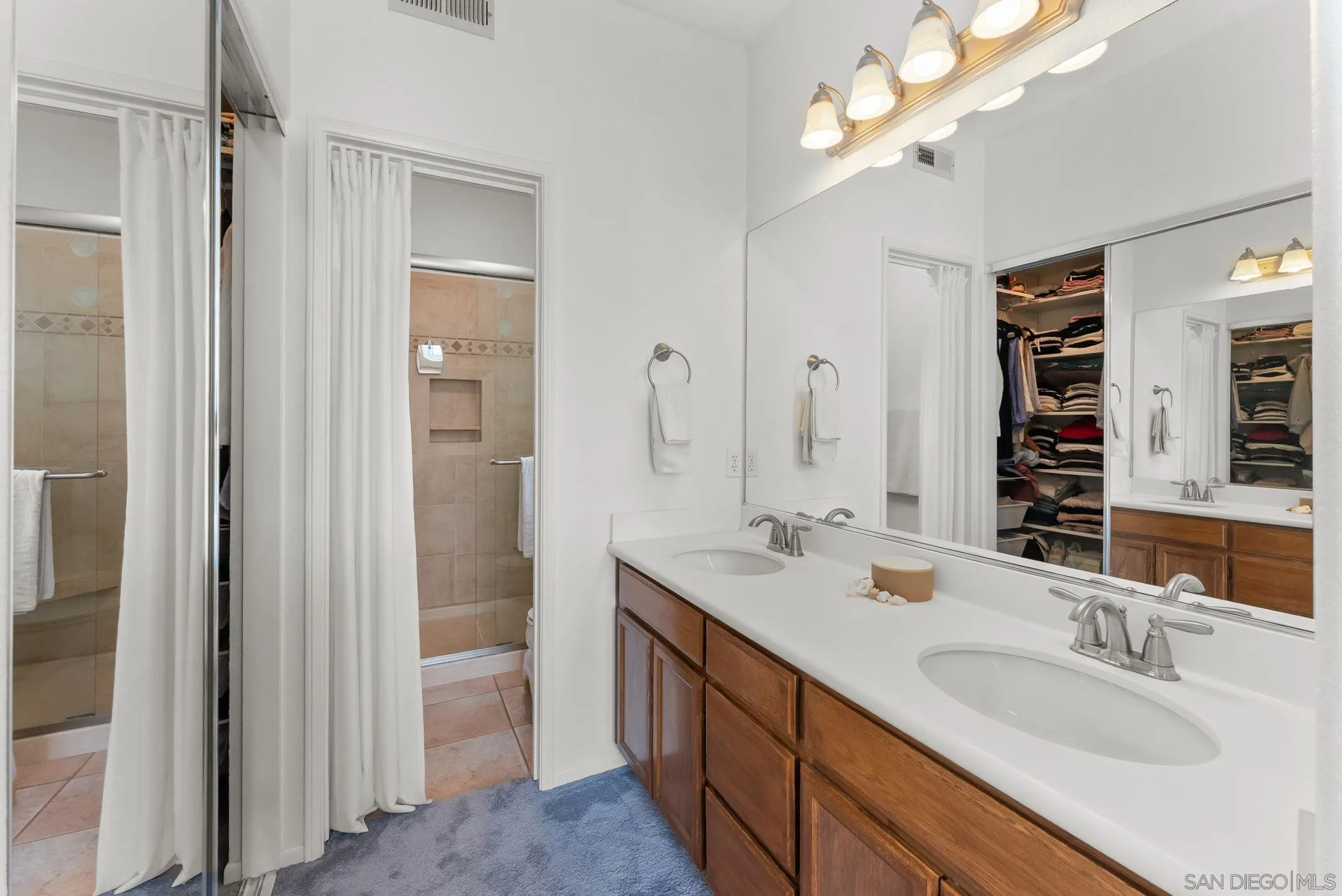 Photo #11: 260015444 Listing: Photo #11