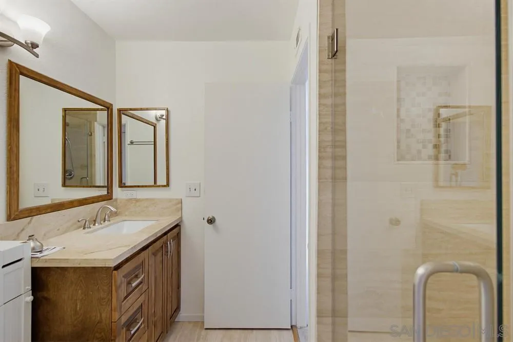 https://cdn.realtyfeed.com/cdn/127/260015447/35ed6b8ba559779fd7209df61a6b21a7.webp