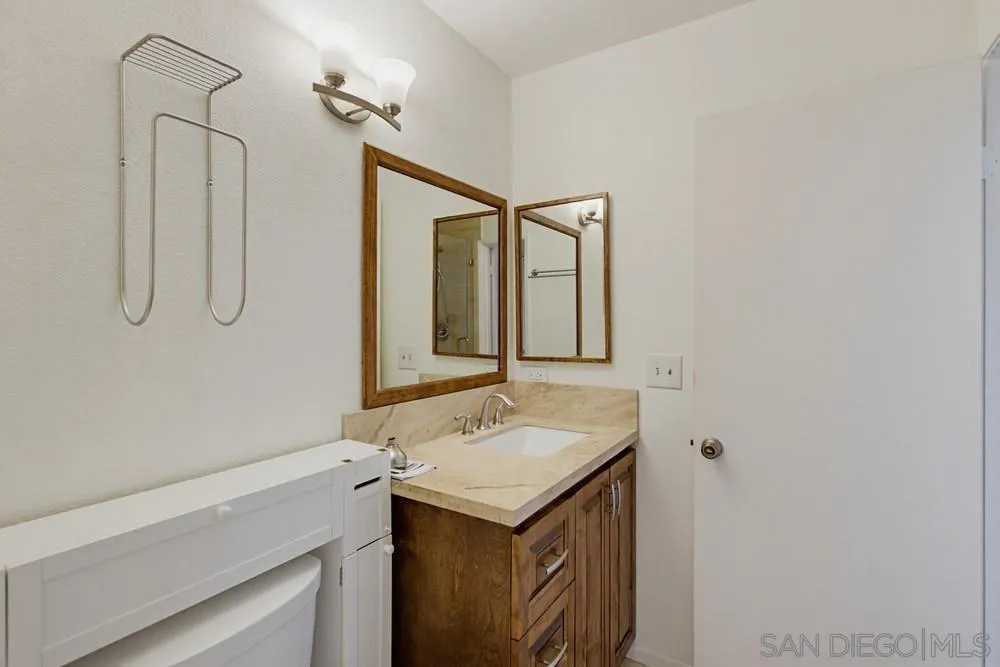 https://cdn.realtyfeed.com/cdn/127/260015447/50a2e3833290d63a45ef5d4b86b41757.webp