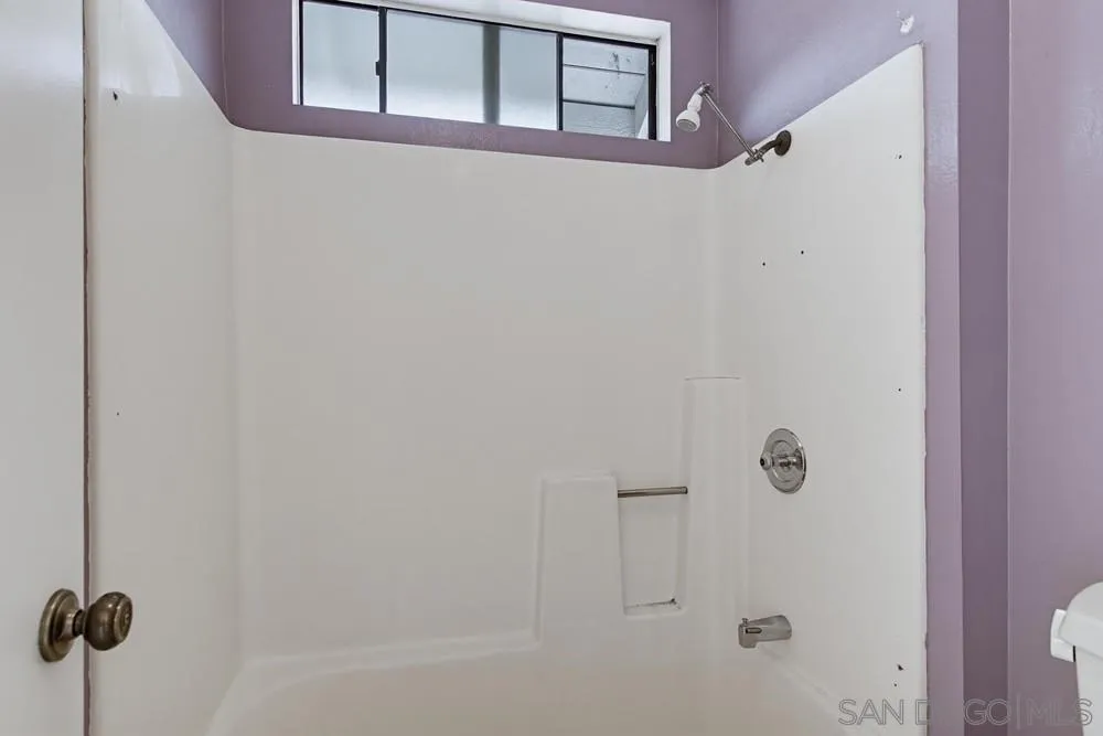 https://cdn.realtyfeed.com/cdn/127/260015447/a07823d9d2145f5f8587343bf8fdbd3c.webp