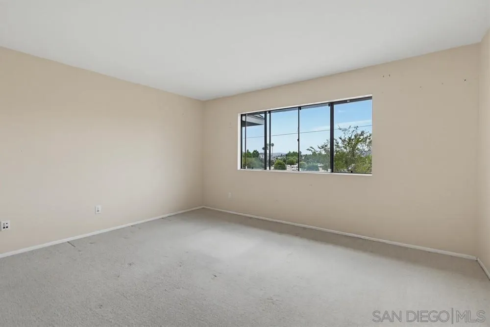 https://cdn.realtyfeed.com/cdn/127/260015447/b6b8ea51de3d6debd81c51174bcf9ca1.webp