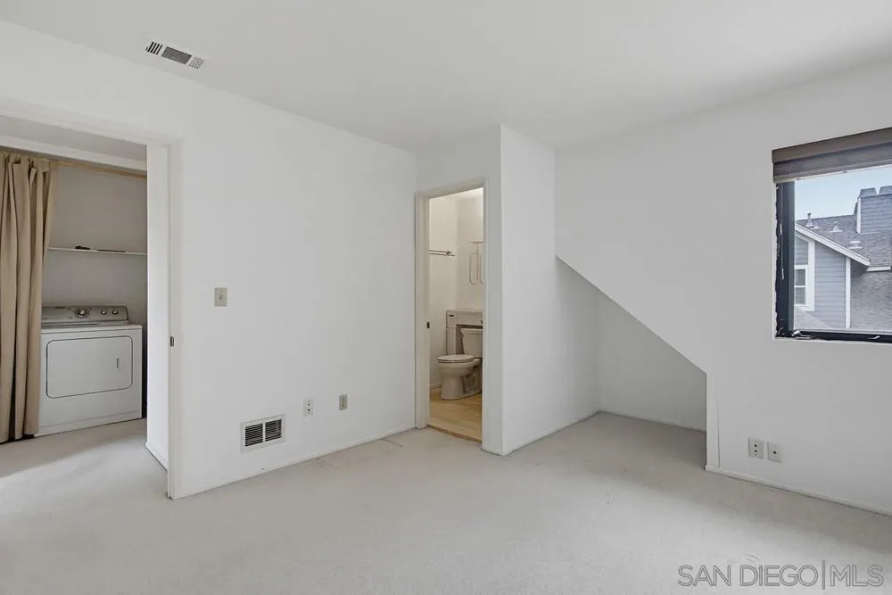 https://cdn.realtyfeed.com/cdn/127/260015447/d9d333176e283323d773da980c21541c.webp